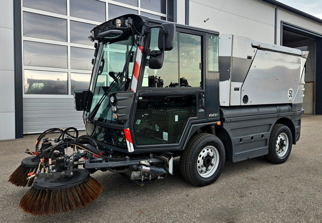 Schmidt Swingo Compact 200 Euro6 - Cestovna čistilica: slika Schmidt Swingo Compact 200 Euro6 - Cestovna čistilica Schmidt Swingo Compact 200 Euro6 - Cestovna čistilica: slika Schmidt Swingo Compact 200 Euro6 - Cestovna čistilica