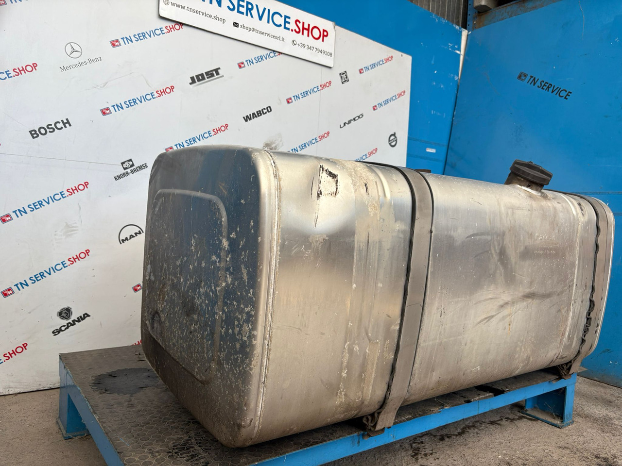 Serbatoio gasolio Iveco - Spremnik goriva za Dostavno vozilo: slika Serbatoio gasolio Iveco - Spremnik goriva za Dostavno vozilo Serbatoio gasolio Iveco - Spremnik goriva za Dostavno vozilo: slika Serbatoio gasolio Iveco - Spremnik goriva za Dostavno vozilo