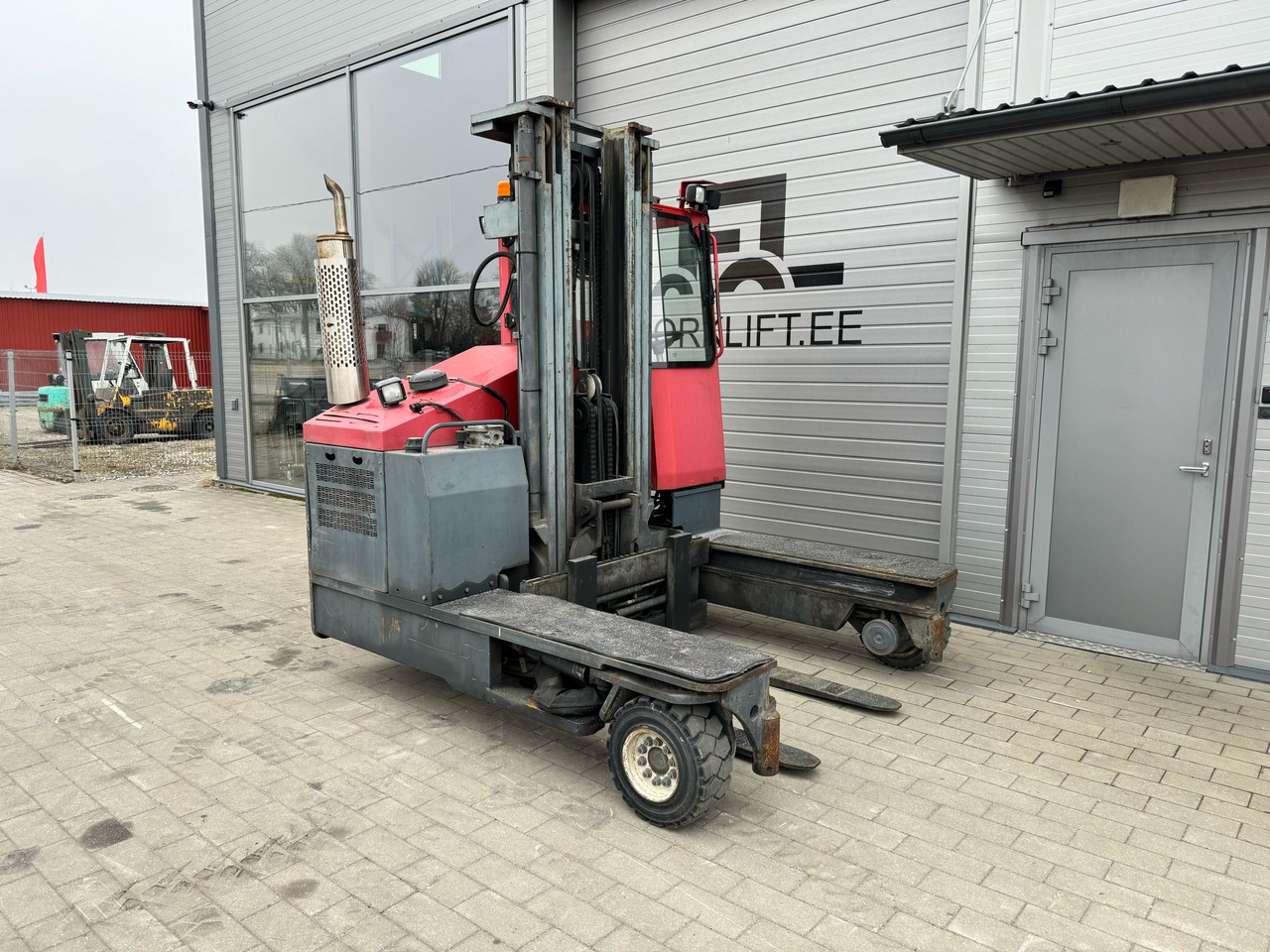 Combilift C4000 - Bočni utovarivač: slika Combilift C4000 - Bočni utovarivač Combilift C4000 - Bočni utovarivač: slika Combilift C4000 - Bočni utovarivač