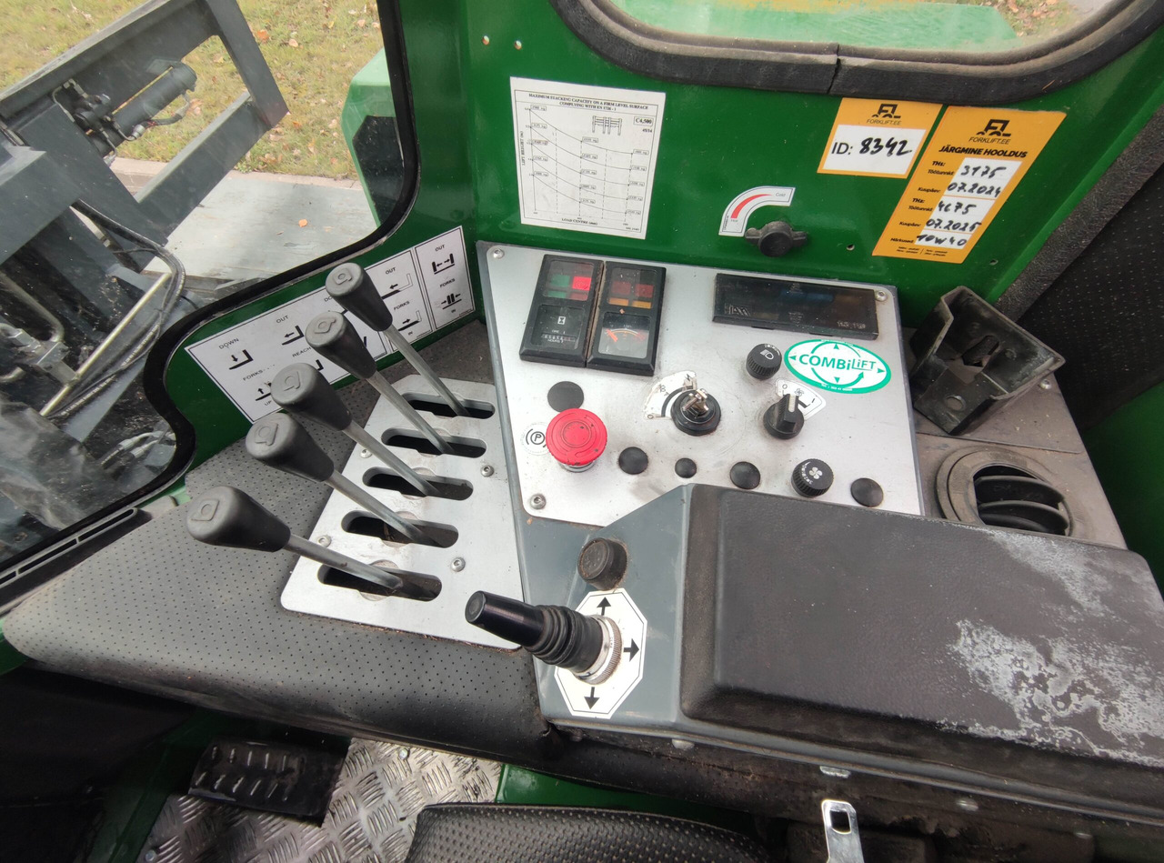 Combilift C4500 - Bočni utovarivač: slika Combilift C4500 - Bočni utovarivač Combilift C4500 - Bočni utovarivač: slika Combilift C4500 - Bočni utovarivač