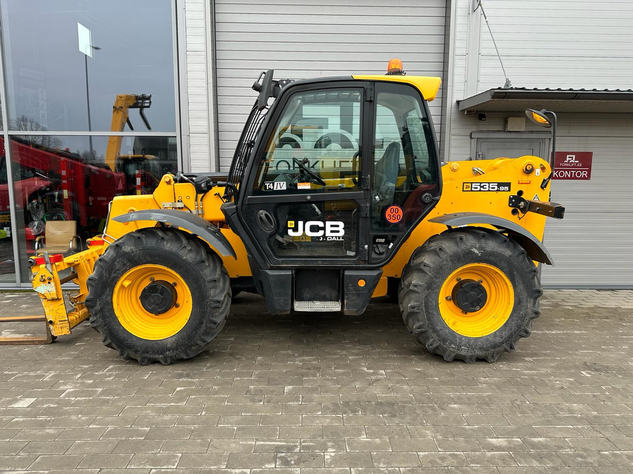 JCB 535-95 - Teleskopski rukovatelj: slika JCB 535-95 - Teleskopski rukovatelj JCB 535-95 - Teleskopski rukovatelj: slika JCB 535-95 - Teleskopski rukovatelj