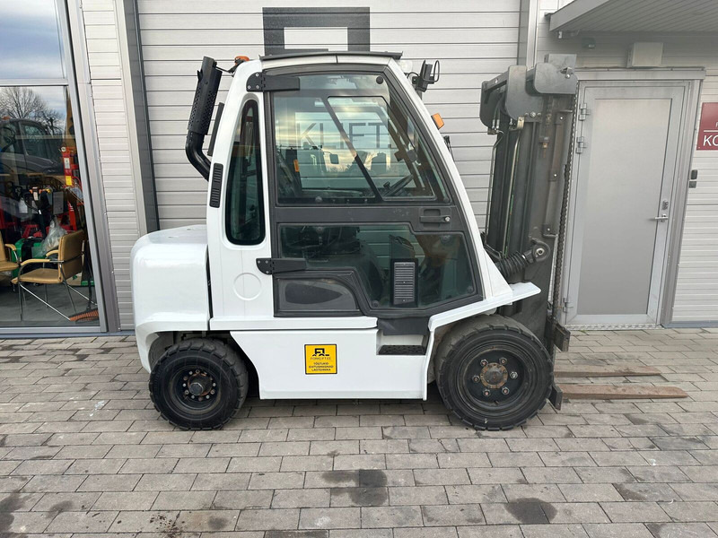 Nissan YG1D2A30Q - Diesel viličar: slika Nissan YG1D2A30Q - Diesel viličar Nissan YG1D2A30Q - Diesel viličar: slika Nissan YG1D2A30Q - Diesel viličar
