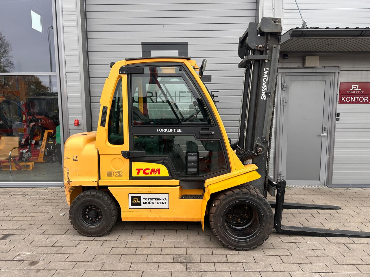 TCM YG1D2A32H - Diesel viličar: slika TCM YG1D2A32H - Diesel viličar TCM YG1D2A32H - Diesel viličar: slika TCM YG1D2A32H - Diesel viličar