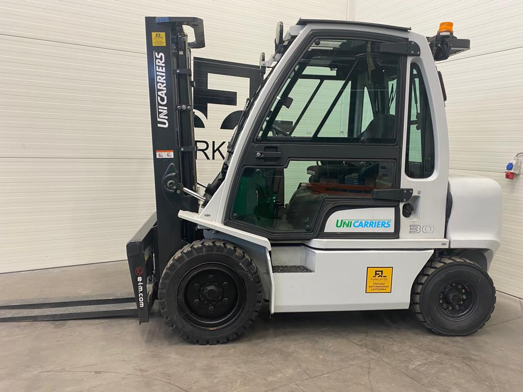 Unicarriers YG1D2A30Q - Diesel viličar: slika Unicarriers YG1D2A30Q - Diesel viličar Unicarriers YG1D2A30Q - Diesel viličar: slika Unicarriers YG1D2A30Q - Diesel viličar