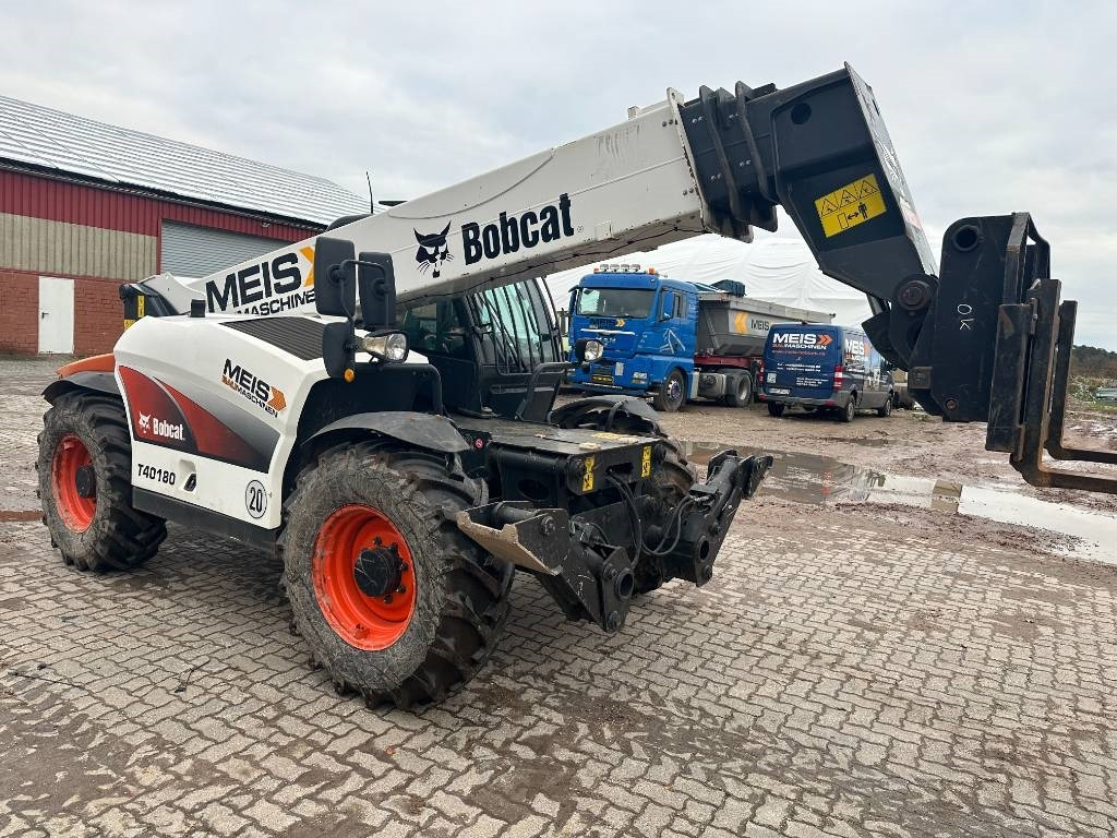 Bobcat T 40180 3B - Teleskopski rukovatelj: slika Bobcat T 40180 3B - Teleskopski rukovatelj Bobcat T 40180 3B - Teleskopski rukovatelj: slika Bobcat T 40180 3B - Teleskopski rukovatelj