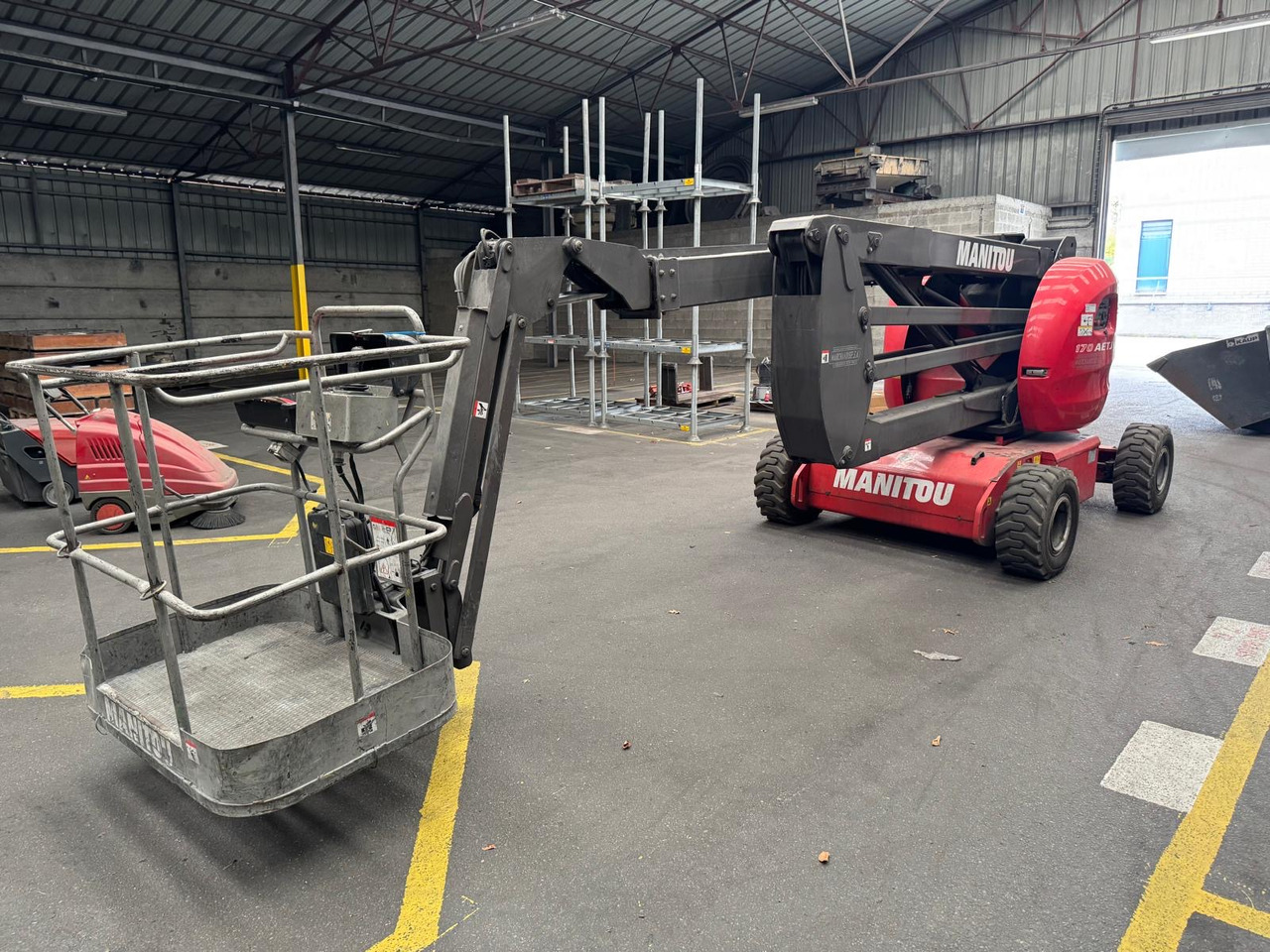 MANITOU AETJ 170 - Zglobni krak: slika MANITOU AETJ 170 - Zglobni krak MANITOU AETJ 170 - Zglobni krak: slika MANITOU AETJ 170 - Zglobni krak