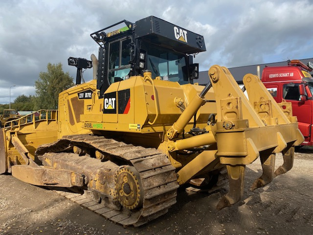 CATERPILLAR D7E - Buldožer: slika CATERPILLAR D7E - Buldožer CATERPILLAR D7E - Buldožer: slika CATERPILLAR D7E - Buldožer