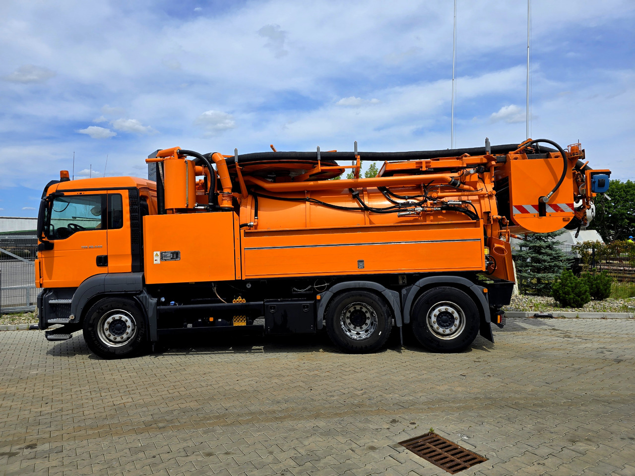 MAN TGS 28.440 - Vakum kamion: slika MAN TGS 28.440 - Vakum kamion MAN TGS 28.440 - Vakum kamion: slika MAN TGS 28.440 - Vakum kamion