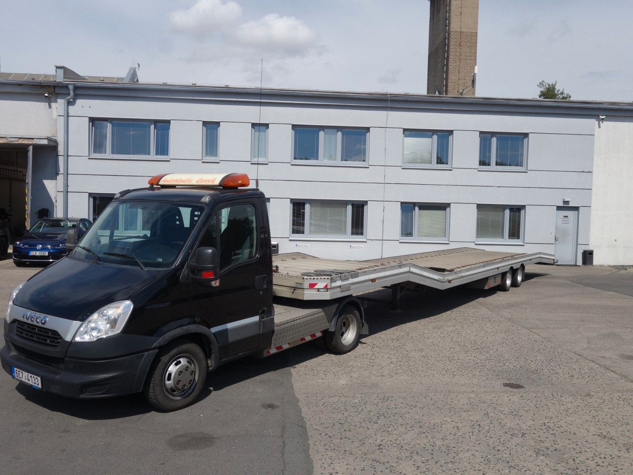 Iveco Daily 35C17 mit Anhänger für 3 PKW - Autotransporter: slika Iveco Daily 35C17 mit Anhänger für 3 PKW - Autotransporter Iveco Daily 35C17 mit Anhänger für 3 PKW - Autotransporter: slika Iveco Daily 35C17 mit Anhänger für 3 PKW - Autotransporter