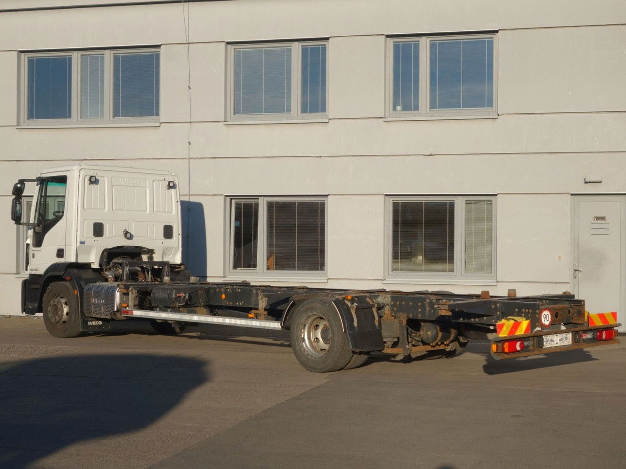 Iveco EuroCargo 150 150E 250 Wechselfahrgestel, BDFl - Transporter kontejnera/ Kamion s izmjenjivim sanducima: slika Iveco EuroCargo 150 150E 250 Wechselfahrgestel, BDFl - Transporter kontejnera/ Kamion s izmjenjivim sanducima Iveco EuroCargo 150 150E 250 Wechselfahrgestel, BDFl - Transporter kontejnera/ Kamion s izmjenjivim sanducima: slika Iveco EuroCargo 150 150E 250 Wechselfahrgestel, BDFl - Transporter kontejnera/ Kamion s izmjenjivim sanducima