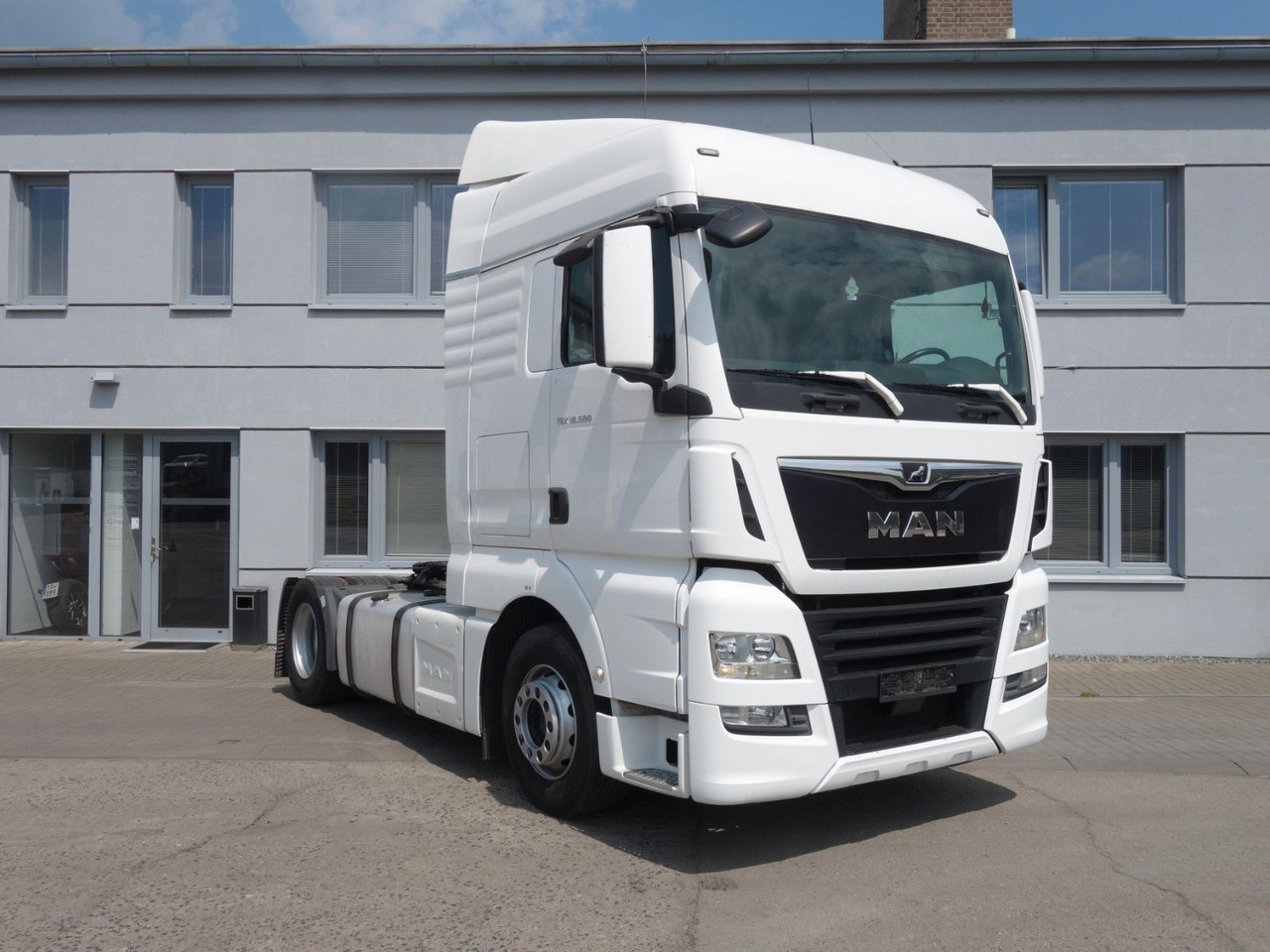 MAN TGX 18.500 XLX E6 Sandard - Tegljač: slika MAN TGX 18.500 XLX E6 Sandard - Tegljač MAN TGX 18.500 XLX E6 Sandard - Tegljač: slika MAN TGX 18.500 XLX E6 Sandard - Tegljač