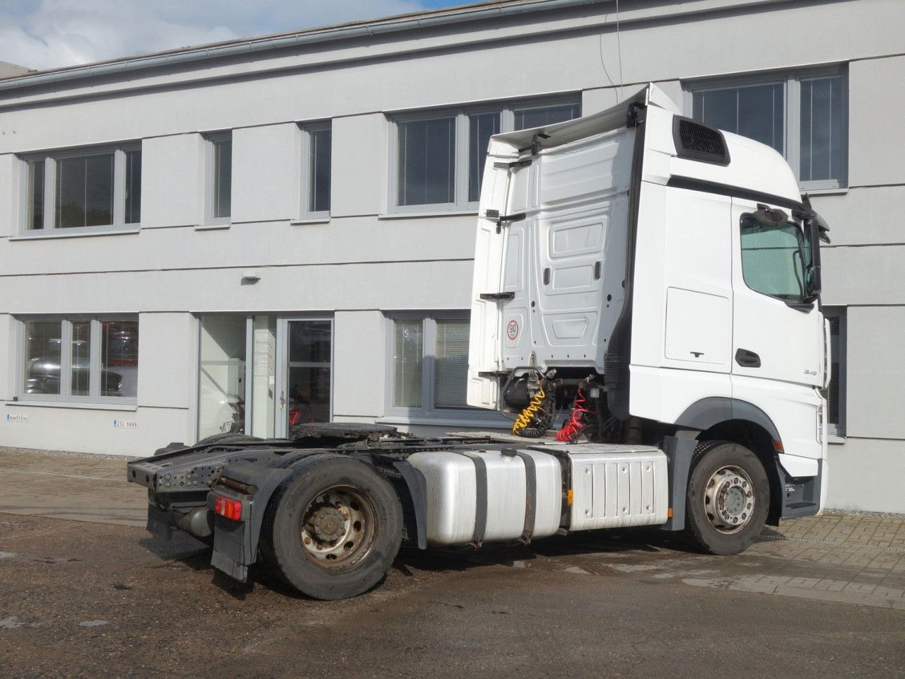 Mercedes-Benz Actros 1845 LS SD, Giga Space - Tegljač: slika Mercedes-Benz Actros 1845 LS SD, Giga Space - Tegljač Mercedes-Benz Actros 1845 LS SD, Giga Space - Tegljač: slika Mercedes-Benz Actros 1845 LS SD, Giga Space - Tegljač