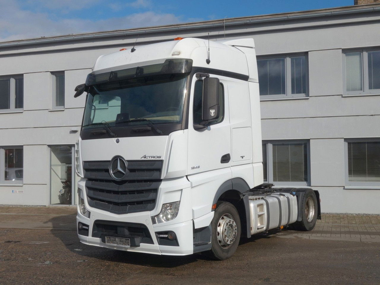Mercedes-Benz Actros 1845 LS SD, Giga Space - Tegljač: slika Mercedes-Benz Actros 1845 LS SD, Giga Space - Tegljač Mercedes-Benz Actros 1845 LS SD, Giga Space - Tegljač: slika Mercedes-Benz Actros 1845 LS SD, Giga Space - Tegljač