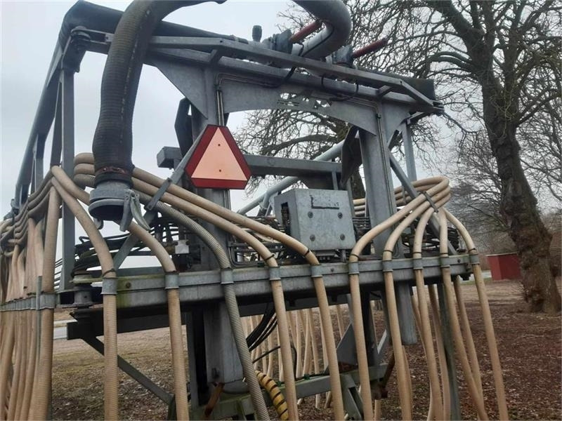 AP 24 meter - Cisterna za gnojnicu: slika AP 24 meter - Cisterna za gnojnicu AP 24 meter - Cisterna za gnojnicu: slika AP 24 meter - Cisterna za gnojnicu