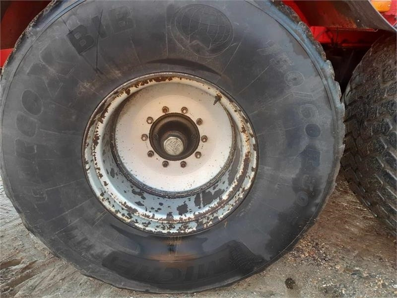 Cisterna za gnojnicu AP GV 25: slika Cisterna za gnojnicu AP GV 25 Cisterna za gnojnicu AP GV 25: slika Cisterna za gnojnicu AP GV 25