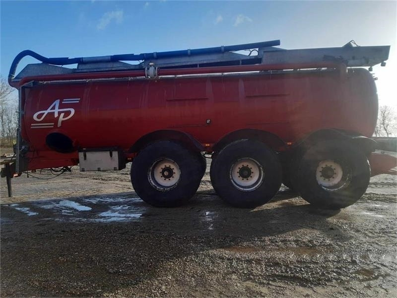 Cisterna za gnojnicu AP GV 25: slika Cisterna za gnojnicu AP GV 25 Cisterna za gnojnicu AP GV 25: slika Cisterna za gnojnicu AP GV 25