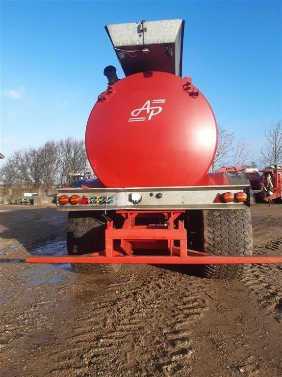 Cisterna za gnojnicu AP GV 25: slika Cisterna za gnojnicu AP GV 25 Cisterna za gnojnicu AP GV 25: slika Cisterna za gnojnicu AP GV 25