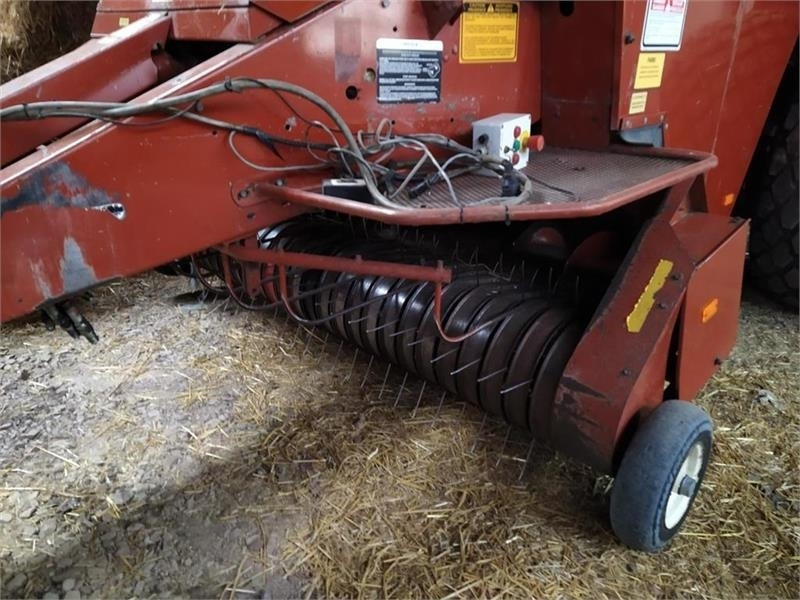 Hesston 4900 - Kvadratna balirka: slika Hesston 4900 - Kvadratna balirka Hesston 4900 - Kvadratna balirka: slika Hesston 4900 - Kvadratna balirka