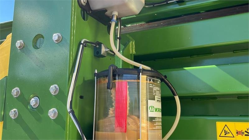 Krone Big Pack 1290 HDP II XC Demo - Kvadratna balirka: slika Krone Big Pack 1290 HDP II XC Demo - Kvadratna balirka Krone Big Pack 1290 HDP II XC Demo - Kvadratna balirka: slika Krone Big Pack 1290 HDP II XC Demo - Kvadratna balirka