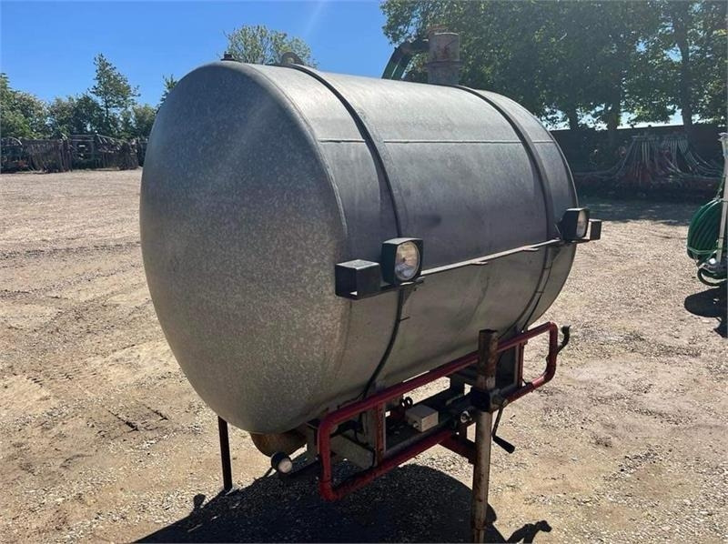 Linde 3 Ton - Spremnik: slika Linde 3 Ton - Spremnik Linde 3 Ton - Spremnik: slika Linde 3 Ton - Spremnik