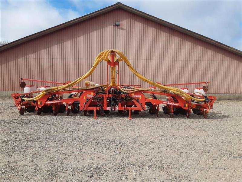 Maschio Gaspardo Manta XL 12 rk med PA1 fronttank - Sijačica: slika Maschio Gaspardo Manta XL 12 rk med PA1 fronttank - Sijačica Maschio Gaspardo Manta XL 12 rk med PA1 fronttank - Sijačica: slika Maschio Gaspardo Manta XL 12 rk med PA1 fronttank - Sijačica