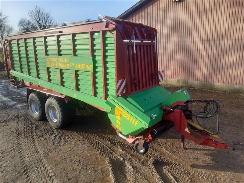 Samoutovarni vagon Strautmann Giga Vitesse CFS 4401: slika Samoutovarni vagon Strautmann Giga Vitesse CFS 4401 Samoutovarni vagon Strautmann Giga Vitesse CFS 4401: slika Samoutovarni vagon Strautmann Giga Vitesse CFS 4401