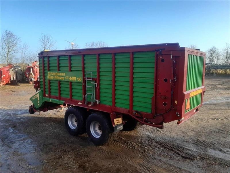 Samoutovarni vagon Strautmann Giga Vitesse CFS 4401: slika Samoutovarni vagon Strautmann Giga Vitesse CFS 4401 Samoutovarni vagon Strautmann Giga Vitesse CFS 4401: slika Samoutovarni vagon Strautmann Giga Vitesse CFS 4401