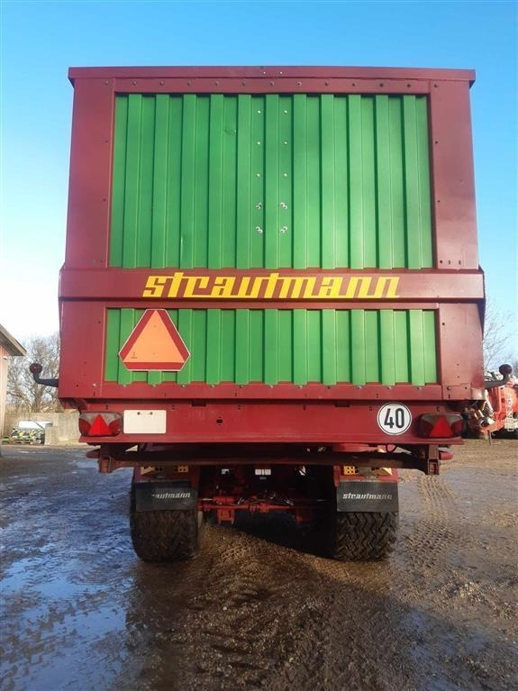 Samoutovarni vagon Strautmann Giga Vitesse CFS 4401: slika Samoutovarni vagon Strautmann Giga Vitesse CFS 4401 Samoutovarni vagon Strautmann Giga Vitesse CFS 4401: slika Samoutovarni vagon Strautmann Giga Vitesse CFS 4401