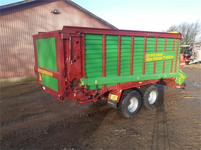 Samoutovarni vagon Strautmann Giga Vitesse CFS 4401: slika Samoutovarni vagon Strautmann Giga Vitesse CFS 4401 Samoutovarni vagon Strautmann Giga Vitesse CFS 4401: slika Samoutovarni vagon Strautmann Giga Vitesse CFS 4401