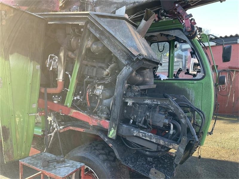 Vagon-miješalica za krmivo Strautmann Verti-Mix SF1702 Selvkørende blander: slika Vagon-miješalica za krmivo Strautmann Verti-Mix SF1702 Selvkørende blander
