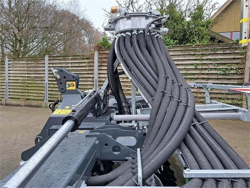 Deponator gnojnice Volmer T-Rubber TRG W601: slika Deponator gnojnice Volmer T-Rubber TRG W601 Deponator gnojnice Volmer T-Rubber TRG W601: slika Deponator gnojnice Volmer T-Rubber TRG W601