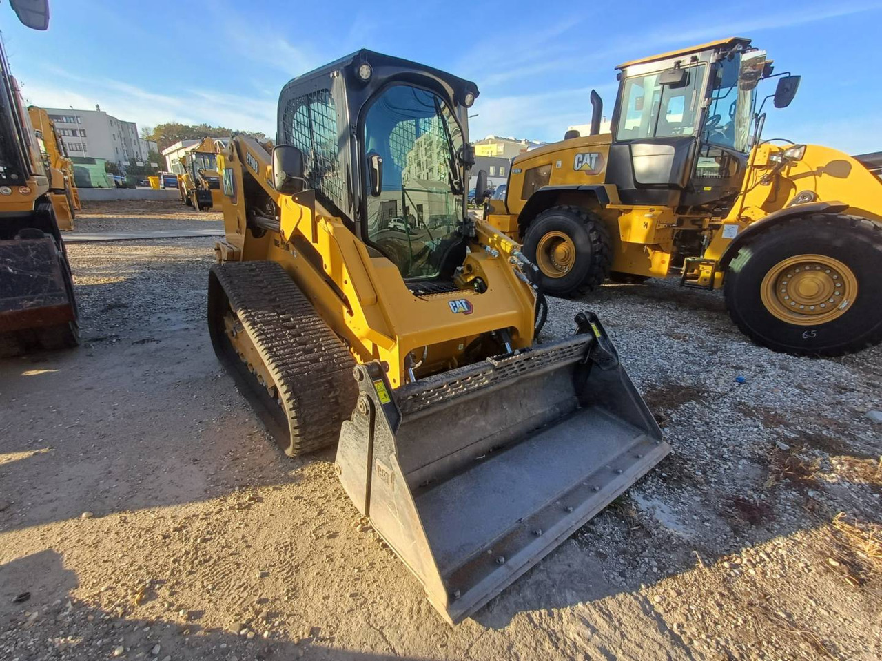 CAT 279D3 - Kompaktni utovarivač gusjeničar: slika CAT 279D3 - Kompaktni utovarivač gusjeničar CAT 279D3 - Kompaktni utovarivač gusjeničar: slika CAT 279D3 - Kompaktni utovarivač gusjeničar