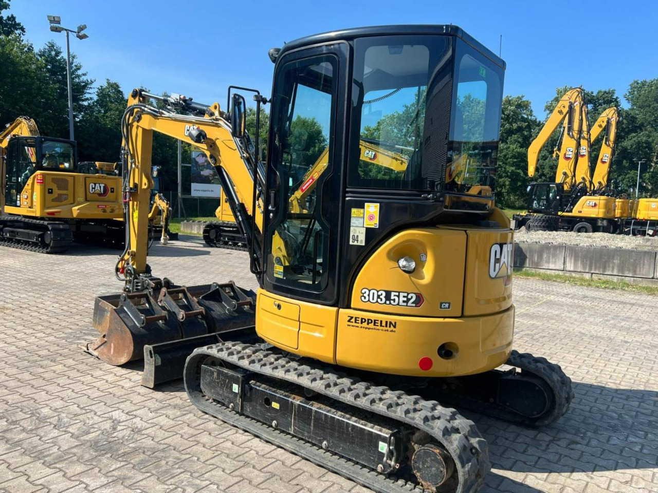CAT 303.5E2CR - Bager gusjeničar: slika CAT 303.5E2CR - Bager gusjeničar CAT 303.5E2CR - Bager gusjeničar: slika CAT 303.5E2CR - Bager gusjeničar