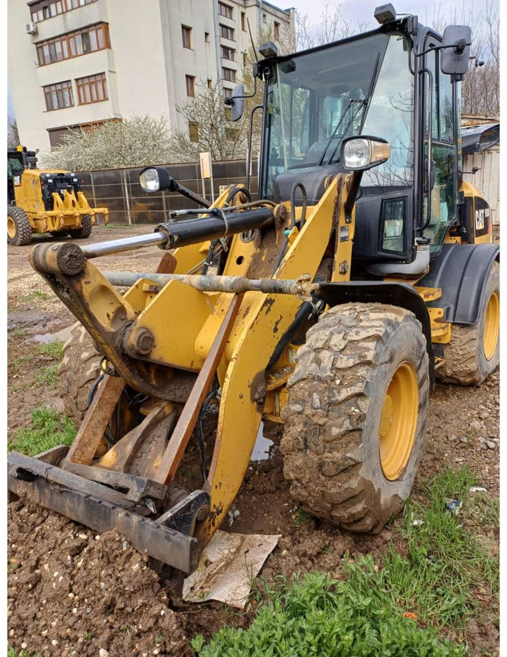 CAT 908M - Utovarivač na kotačima: slika CAT 908M - Utovarivač na kotačima CAT 908M - Utovarivač na kotačima: slika CAT 908M - Utovarivač na kotačima
