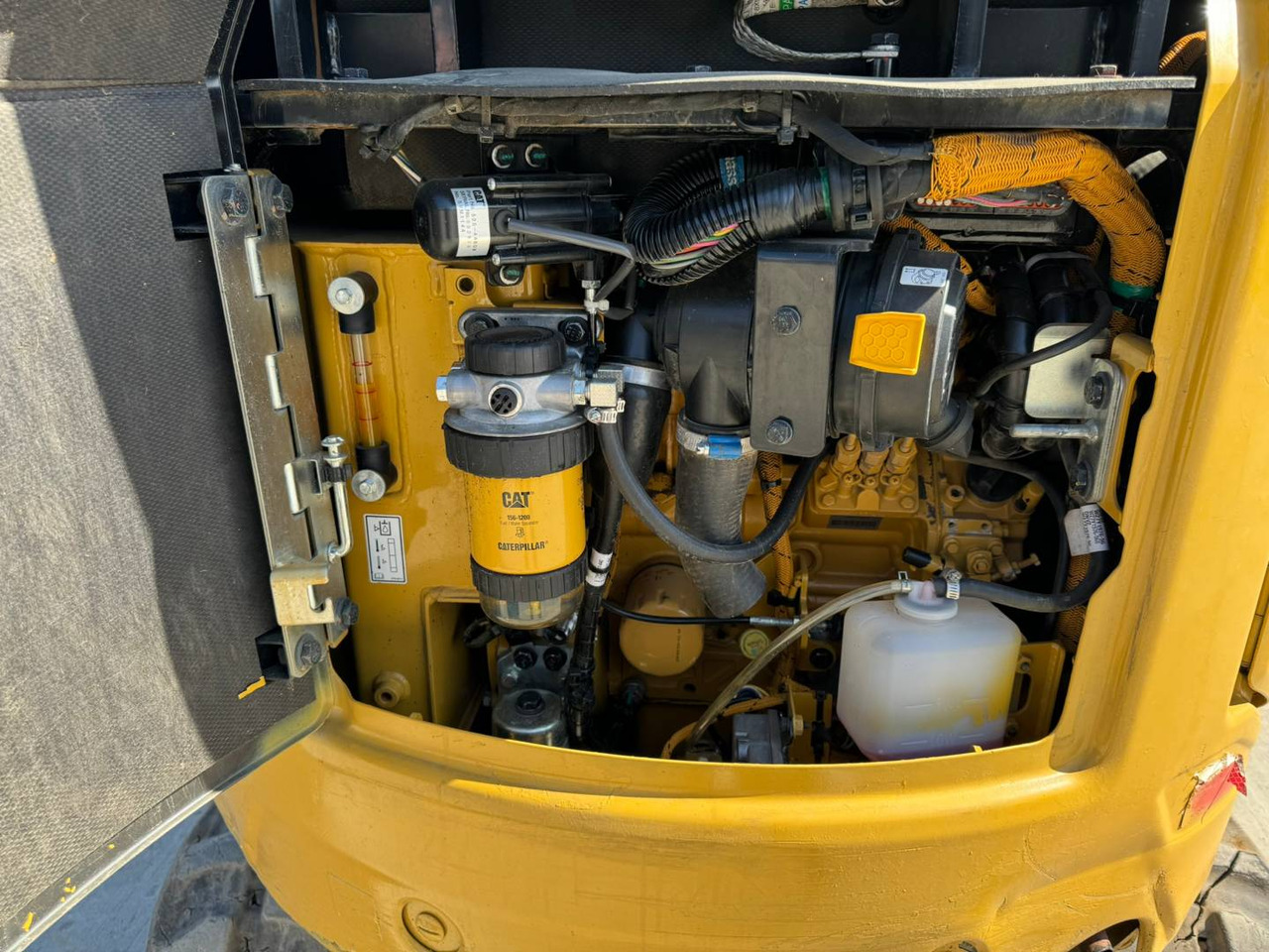 Bager gusjeničar CAT 301.8: slika Bager gusjeničar CAT 301.8