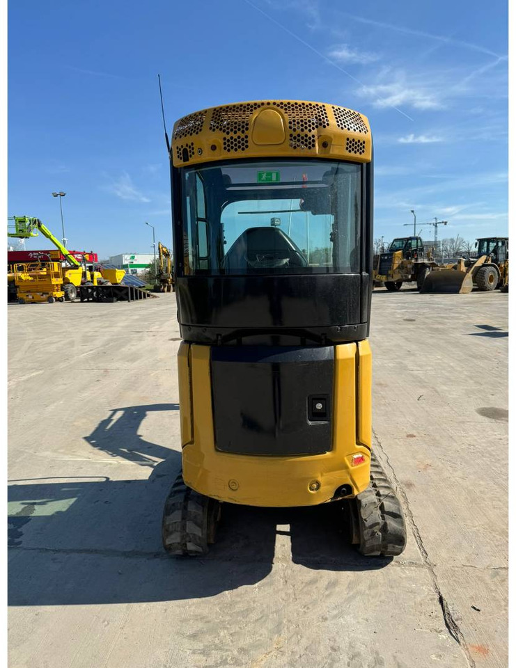 Bager gusjeničar CAT 301.8: slika Bager gusjeničar CAT 301.8