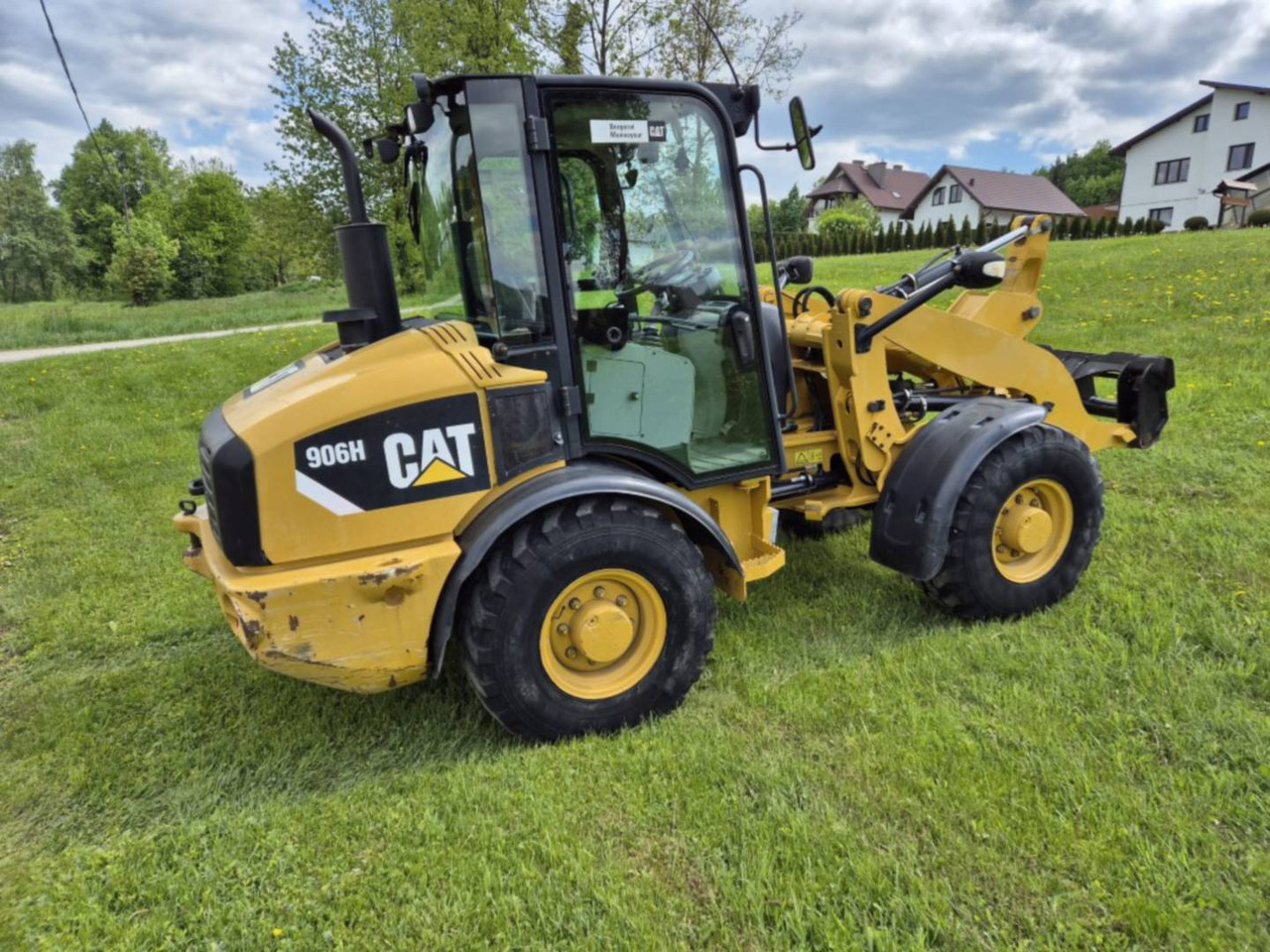 CAT 906H - Utovarivač na kotačima: slika CAT 906H - Utovarivač na kotačima CAT 906H - Utovarivač na kotačima: slika CAT 906H - Utovarivač na kotačima