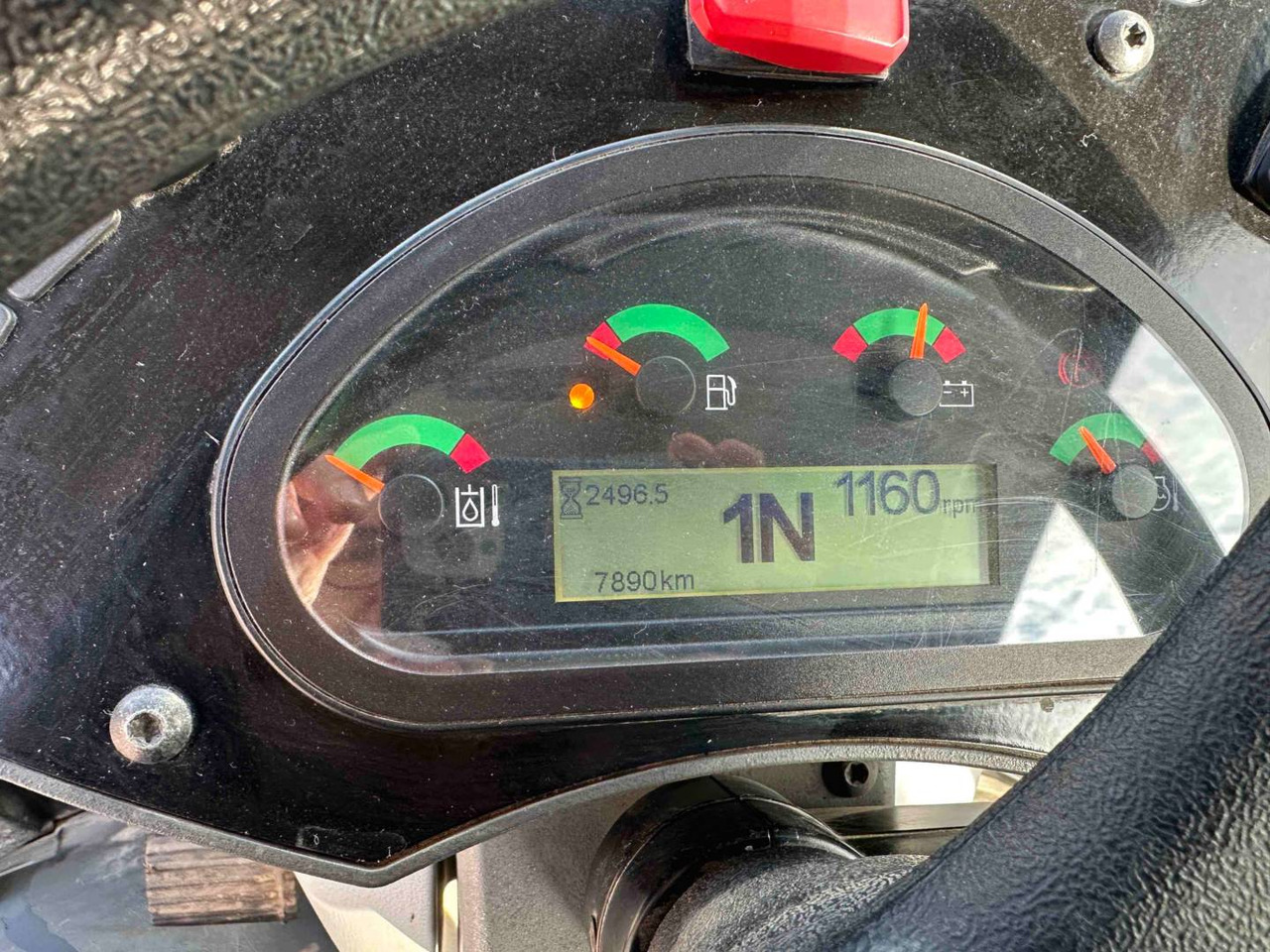 CAT 907M - Utovarivač na kotačima: slika CAT 907M - Utovarivač na kotačima CAT 907M - Utovarivač na kotačima: slika CAT 907M - Utovarivač na kotačima