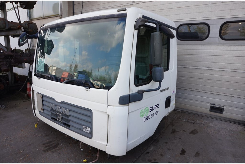 MAN F99L10 TGM 6 CYL 81.60000-7786 - Kabina i unutrašnjost za Kamion: slika MAN F99L10 TGM 6 CYL 81.60000-7786 - Kabina i unutrašnjost za Kamion MAN F99L10 TGM 6 CYL 81.60000-7786 - Kabina i unutrašnjost za Kamion: slika MAN F99L10 TGM 6 CYL 81.60000-7786 - Kabina i unutrašnjost za Kamion