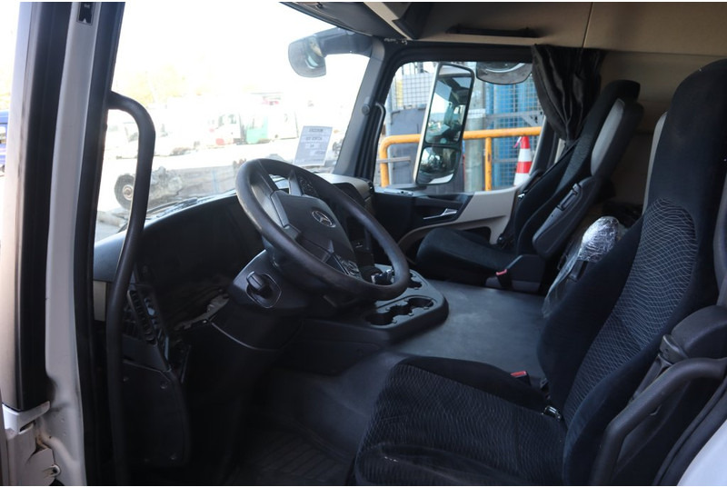 Mercedes-Benz AROCS L-CAB STREAMSPACE 2.3 96082015921314 - Kabina i unutrašnjost za Kamion: slika Mercedes-Benz AROCS L-CAB STREAMSPACE 2.3 96082015921314 - Kabina i unutrašnjost za Kamion Mercedes-Benz AROCS L-CAB STREAMSPACE 2.3 96082015921314 - Kabina i unutrašnjost za Kamion: slika Mercedes-Benz AROCS L-CAB STREAMSPACE 2.3 96082015921314 - Kabina i unutrašnjost za Kamion