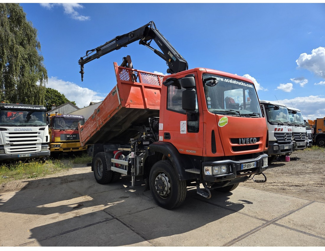 IVECO EUROCARGO 150E28 4X4 TIPPER CRANE HIAB 099 ES-2 - Kiper, Kamion s kranom: slika IVECO EUROCARGO 150E28 4X4 TIPPER CRANE HIAB 099 ES-2 - Kiper, Kamion s kranom IVECO EUROCARGO 150E28 4X4 TIPPER CRANE HIAB 099 ES-2 - Kiper, Kamion s kranom: slika IVECO EUROCARGO 150E28 4X4 TIPPER CRANE HIAB 099 ES-2 - Kiper, Kamion s kranom