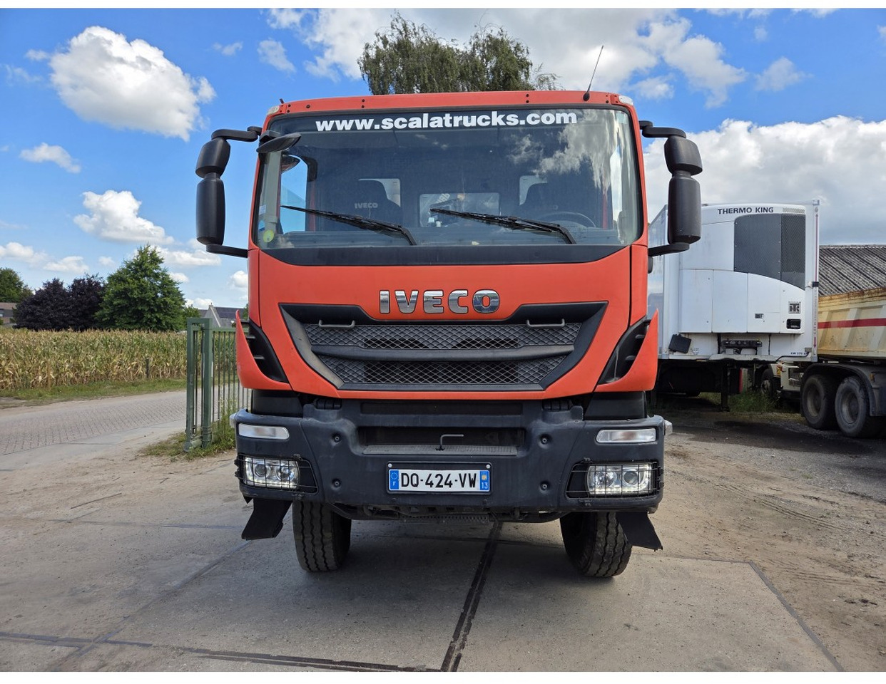 IVECO TRAKKER 330 AD190T33 4X4 TIPPER CRANE HIAB 099 ES-2 - Kiper, Kamion s kranom: slika IVECO TRAKKER 330 AD190T33 4X4 TIPPER CRANE HIAB 099 ES-2 - Kiper, Kamion s kranom IVECO TRAKKER 330 AD190T33 4X4 TIPPER CRANE HIAB 099 ES-2 - Kiper, Kamion s kranom: slika IVECO TRAKKER 330 AD190T33 4X4 TIPPER CRANE HIAB 099 ES-2 - Kiper, Kamion s kranom