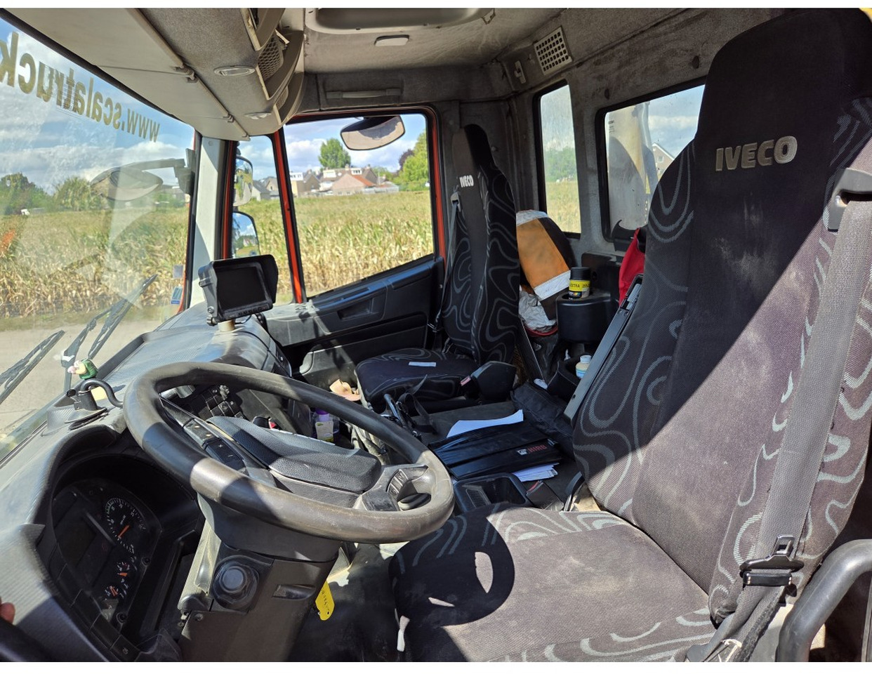 Kiper, Kamion s kranom IVECO TRAKKER 330 AD190T33 4X4 TIPPER CRANE HIAB 099 ES-2: slika Kiper, Kamion s kranom IVECO TRAKKER 330 AD190T33 4X4 TIPPER CRANE HIAB 099 ES-2