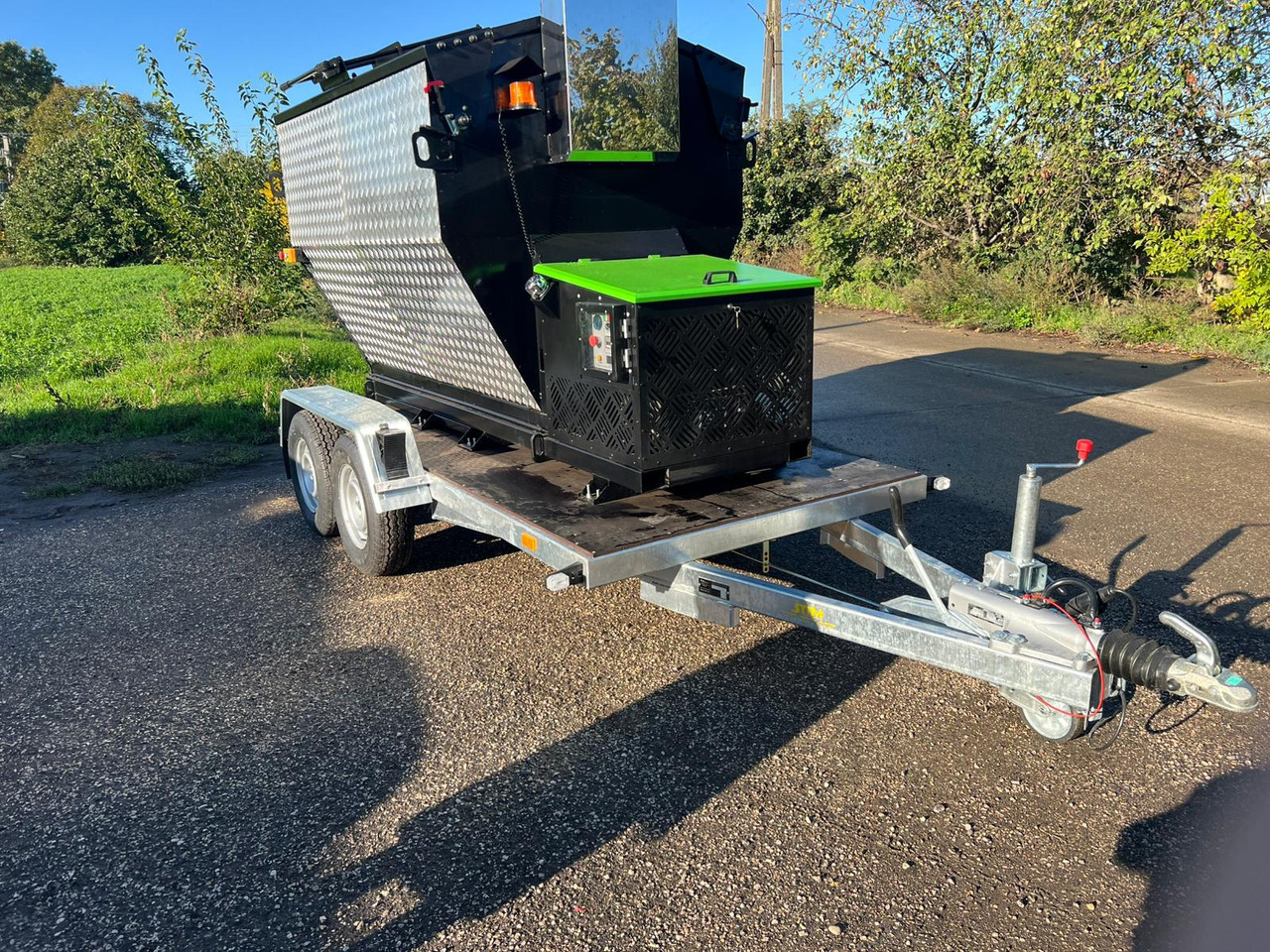 TICAB Asphalt Hot Box from the Manufacturer for 2,8 t, termiskais bunkurs asfaltam HB-2 - Stroj za asfaltiranje: slika TICAB Asphalt Hot Box from the Manufacturer for 2,8 t, termiskais bunkurs asfaltam HB-2 - Stroj za asfaltiranje TICAB Asphalt Hot Box from the Manufacturer for 2,8 t, termiskais bunkurs asfaltam HB-2 - Stroj za asfaltiranje: slika TICAB Asphalt Hot Box from the Manufacturer for 2,8 t, termiskais bunkurs asfaltam HB-2 - Stroj za asfaltiranje