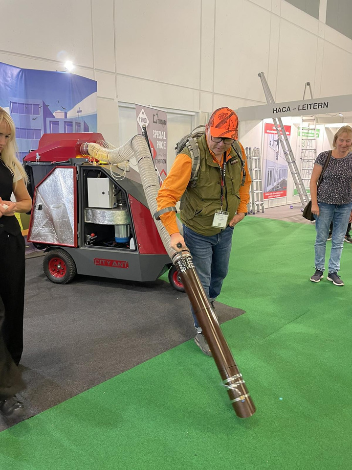ТІСАВ Street Vacuum Cleaner, Outdoor Vacuum Sweeper, Manufacturer, City Ant - Industrijski usisavač: slika ТІСАВ Street Vacuum Cleaner, Outdoor Vacuum Sweeper, Manufacturer, City Ant - Industrijski usisavač ТІСАВ Street Vacuum Cleaner, Outdoor Vacuum Sweeper, Manufacturer, City Ant - Industrijski usisavač: slika ТІСАВ Street Vacuum Cleaner, Outdoor Vacuum Sweeper, Manufacturer, City Ant - Industrijski usisavač