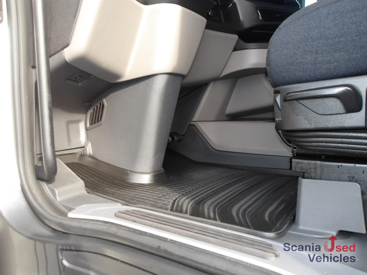 Tegljač SCANIA R 460 EB - MEGA - HIGHLINE - 2x TANKs - ACC: slika Tegljač SCANIA R 460 EB - MEGA - HIGHLINE - 2x TANKs - ACC