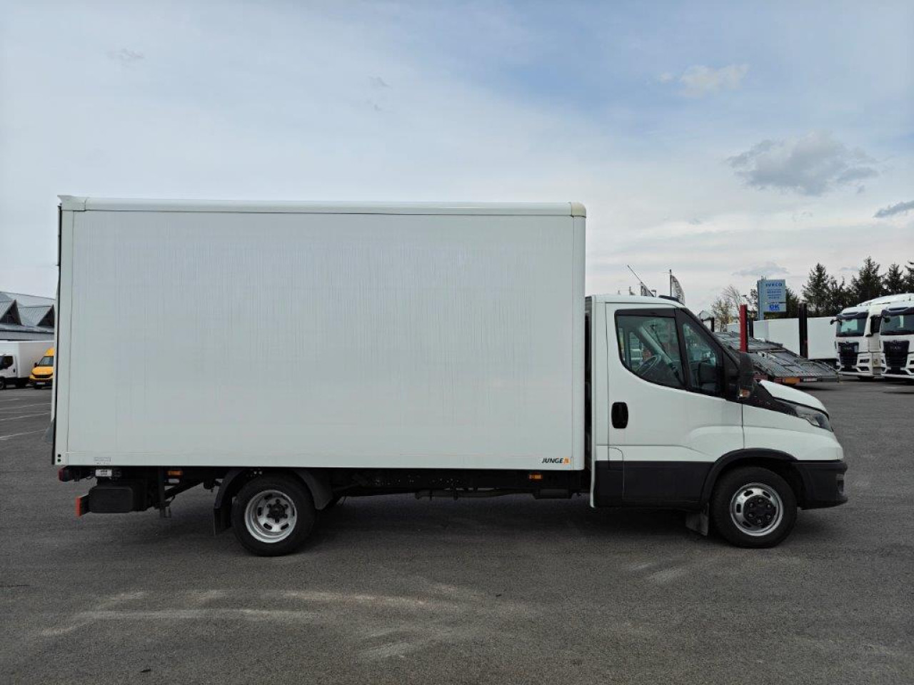 IVECO Daily 35C16H - Furgon: slika IVECO Daily 35C16H - Furgon IVECO Daily 35C16H - Furgon: slika IVECO Daily 35C16H - Furgon