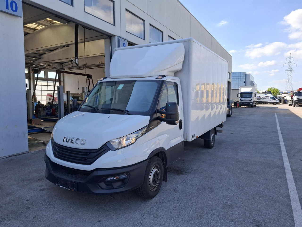 IVECO Daily 35S16 - Furgon: slika IVECO Daily 35S16 - Furgon IVECO Daily 35S16 - Furgon: slika IVECO Daily 35S16 - Furgon