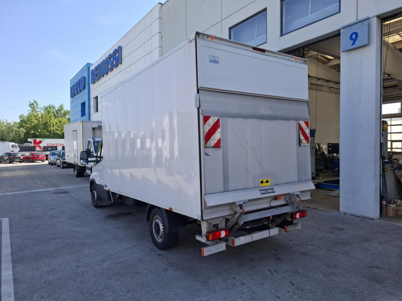 IVECO Daily 35S16 - Furgon: slika IVECO Daily 35S16 - Furgon IVECO Daily 35S16 - Furgon: slika IVECO Daily 35S16 - Furgon