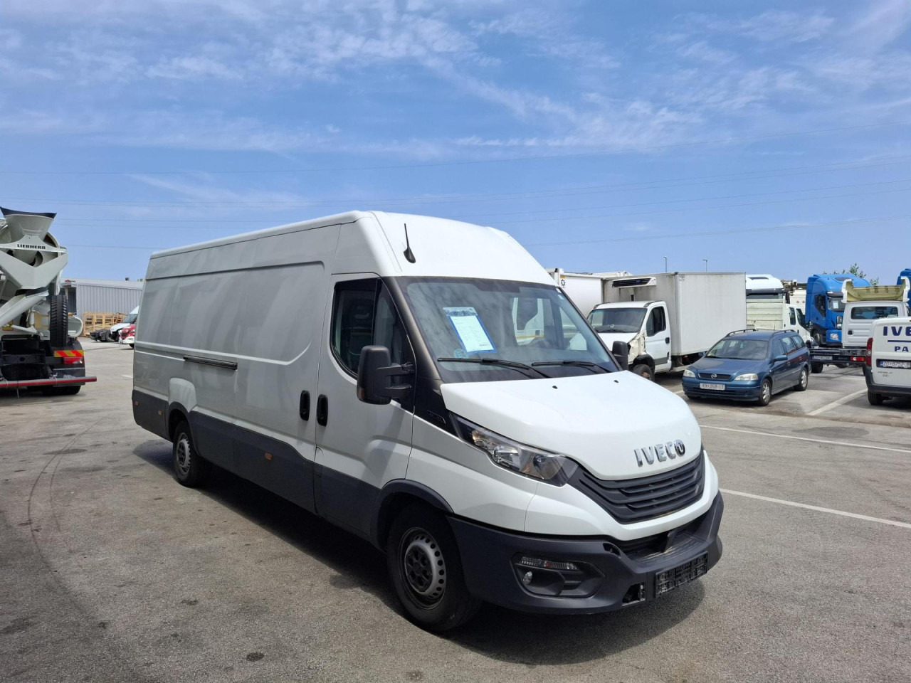 IVECO Daily 35S16V - Putnički kombi: slika IVECO Daily 35S16V - Putnički kombi IVECO Daily 35S16V - Putnički kombi: slika IVECO Daily 35S16V - Putnički kombi